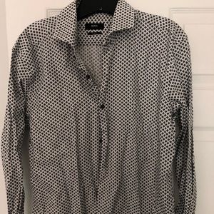 Hugo Boss men’s dress shirt.
